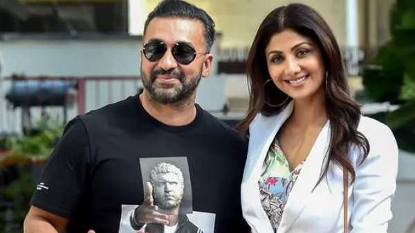 జుహులోని ఒక బంగ్లాలో