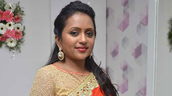 కమెడియన్ల ఫ్యామిలీలతో సుమ రచ్చ