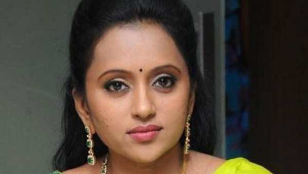 ఎక్కడైనా.. ఎందులోనైనా యాంకర్ ఆమె