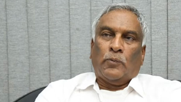 డబ్బు మొత్తం ఎత్తుకొని వెళ్లిపోయారు