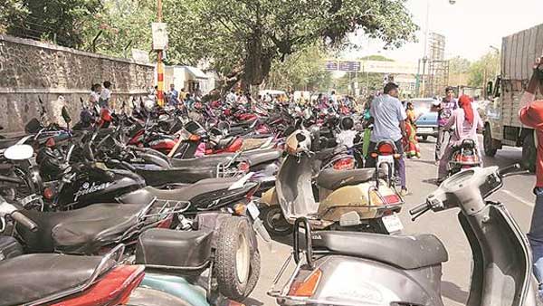 పార్కింగ్ నుండే దాదాపు 40% రాబడి