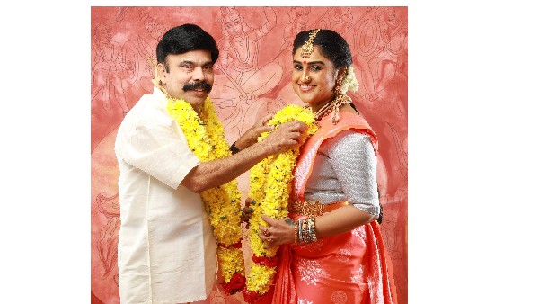 పవర్ స్టార్ శ్రీనివాసన్‌తో పెళ్లి ఫోటో