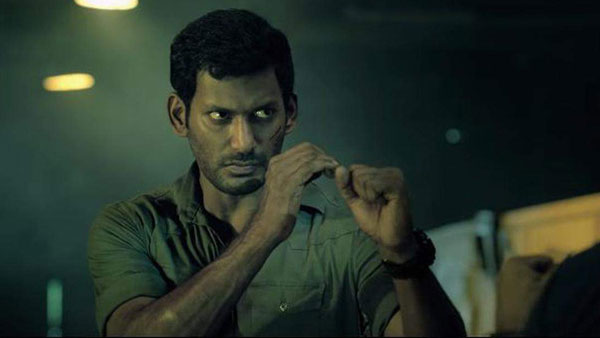 బెదిరిస్తున్నారు