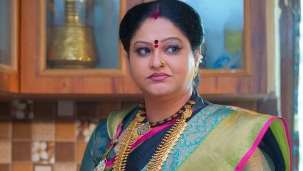 కోడలిపై జ్ఞానాంబ ప్రేమ