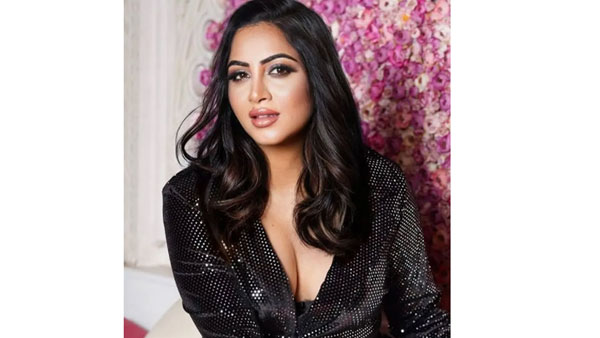 రోడ్డెక్కిన మహిళలు