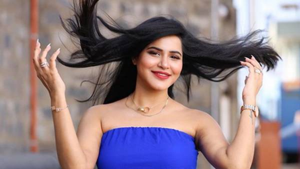  అషు రెడ్డి డ్రెస్‌లపై ఎక్స్‌ప్రెస్ హరి కామెంట్స్