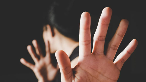 చాట్ చేసి నమ్మించి