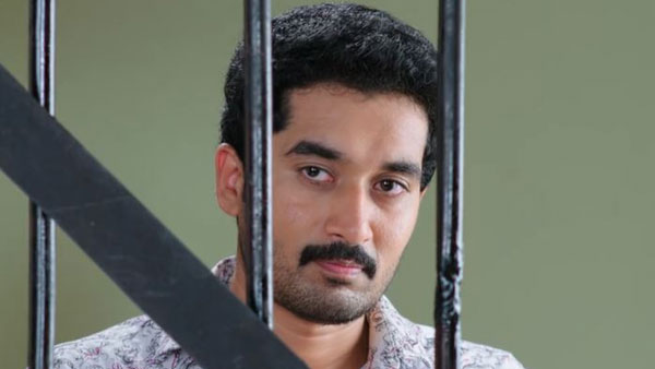 ఏసీపీ గారు యోగా చేసుకోండి