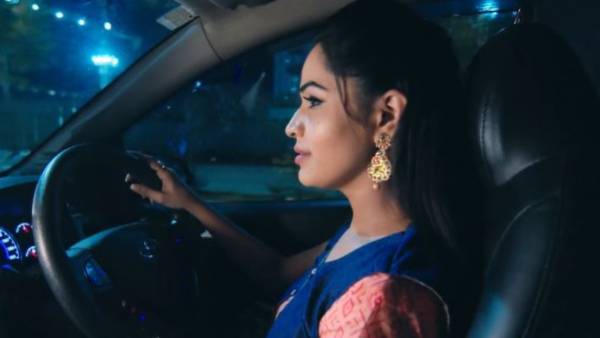 రిజిస్టర్ ఆఫీస్‌లో అలా పెళ్లి అంటూ మోనిత