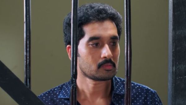 లాకప్‌‌లో కార్తీక్.. కానిస్టేబుల్‌తో