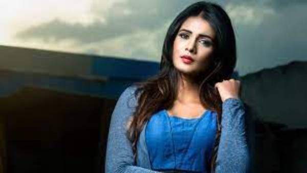 రచ్చ రచ్చ