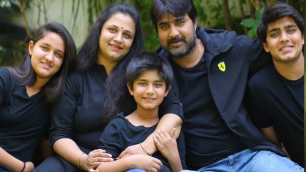 దర్శక నిర్మాతల నుంచి ఆఫర్స్