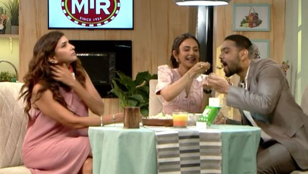  రకుల్ ప్రీత్ సింగ్, మంచు లక్ష్మీ మధ్య