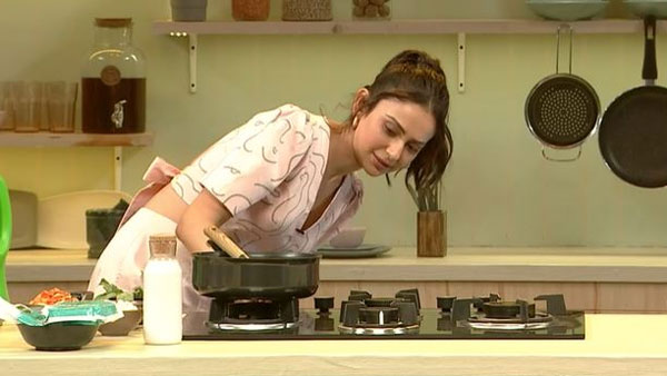 రాస్కెల్ అంటూ మంచు లక్ష్మీ