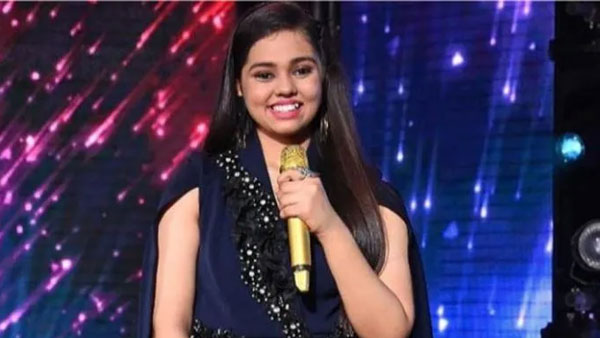 లైవ్లోనే ప్రకటన