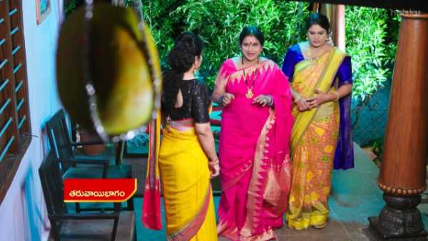 బాంబు పేల్చిన పంతులు