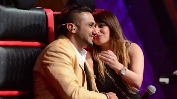 గృహ హింస చట్టం కింద నోటీసులు