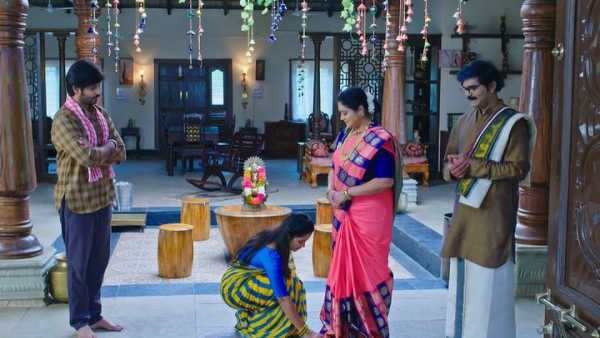 జ్ఞానాంబ ఆశీర్వాదం తీసుకున్న జానకి