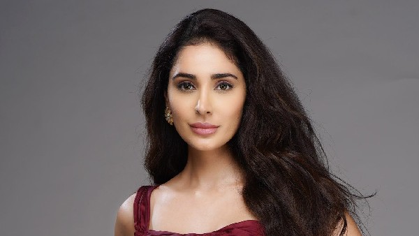 ఆరున్నర లక్షల రూపాయలు 