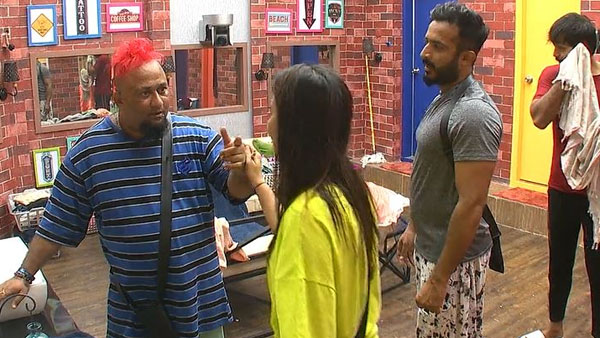 పంచాయితీ ఏమిటని రవి అడగడంతో