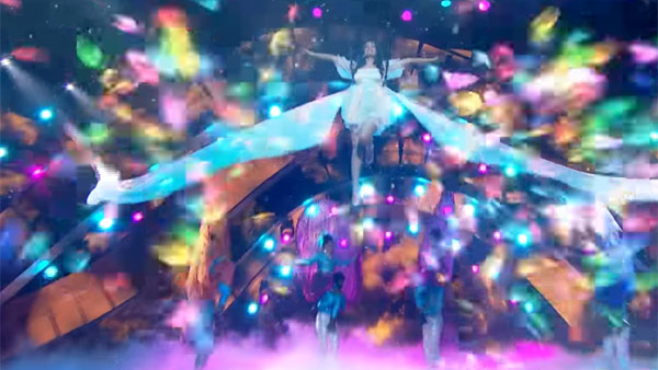 గ్రాండ్‌గా మొదలు.. అంచనాలకు తగ్గట్లుగా