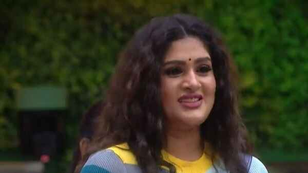 ప్రియ సారీ చెప్పడంతో వివాదానికి చెక్