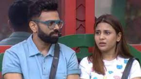 ఒక దగ్గర ముద్దు పెడితే మరొకటి కూడా