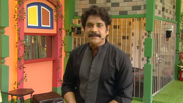 వీడియో చూపించి... మందలించిన నాగ్