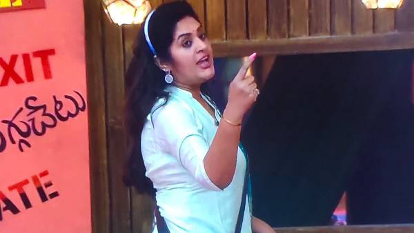 వాడు వీడు అంటూ ప్రియ కామెంట్స్