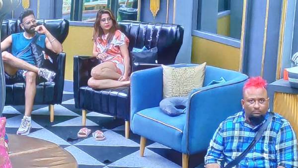 కడుపు మాడ్చుకొని.. ఆకలితో..