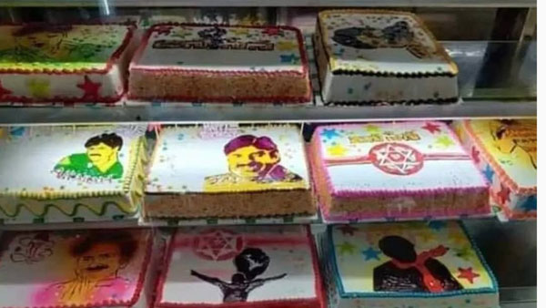 హాట్ కేకుల్లా..