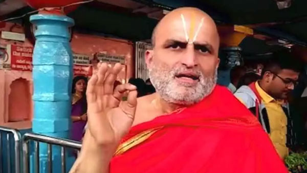 రంగరాజన్ ఆగ్రహం