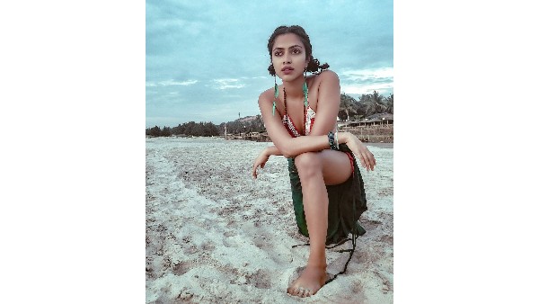 అరాచకమైన ఫొటోలతో షాకిచ్చిన అమలా పాల్: బీచ్‌లో బికినీతో అందాలు మొత్తం కనిపించేంత ఘాటుగా!