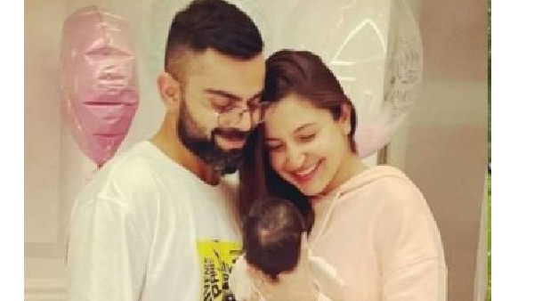  Anushka Sharma shares beautiful Phoot of daughter Vamika playing with daddy Virat Kohli goes viral