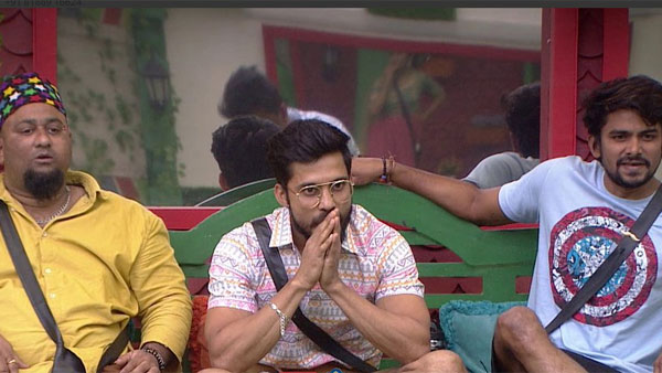 పోటీలో ఐదుగురు