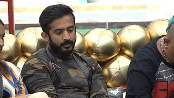 రవి వాష్ రూమ్ అంటూ 