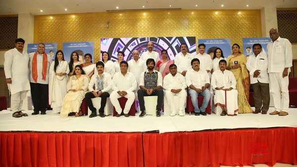 చిరంజీవి తప్పుకోమన్నారు