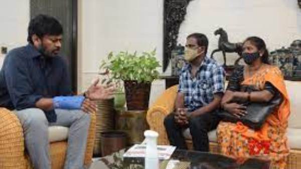 పాదయాత్రలు చేస్తూ