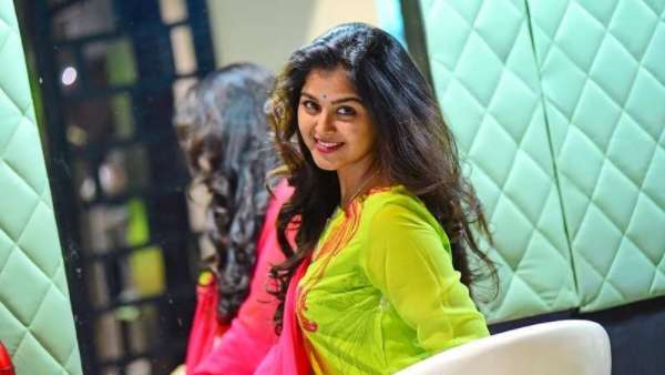 బిగ్ బాస్ క్రేజ్‌.. వరుస ఆఫర్లతో దూకుడు