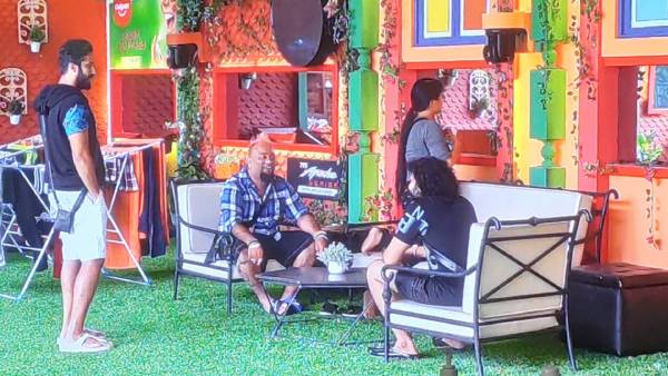 యాంకర్ రవి నత్తలా ఉంటాడంటూ