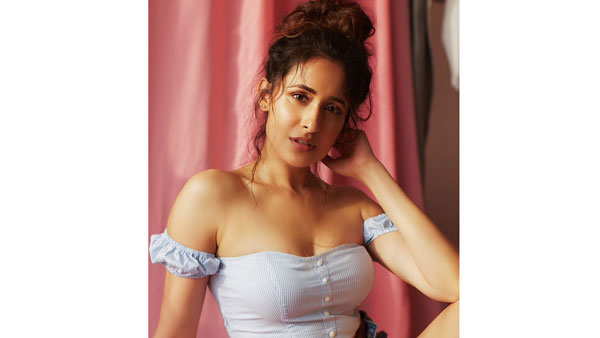 అలా పరిచయం.. భారీ విజయంతో