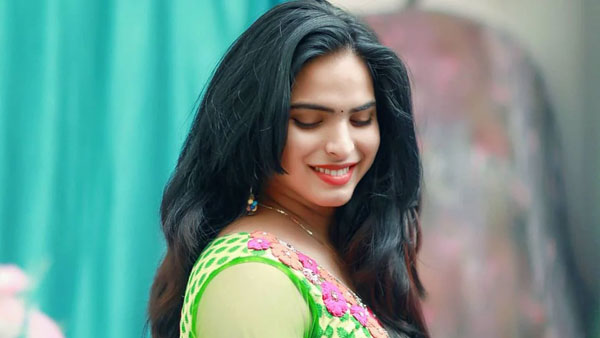 ఆట పట్టిస్తూ.. కామెంట్లు చేస్తూ రచ్చ