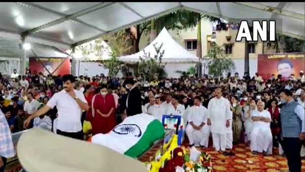  మంచి నటుడిగా..