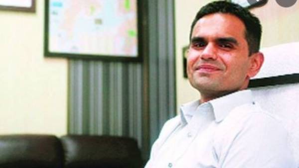 22 మంది అధికారులతో అండర్ కవర్ ఆపరేషన్