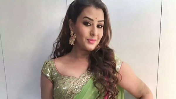 నా మేకప్ రూమ్‌లోకి వచ్చి