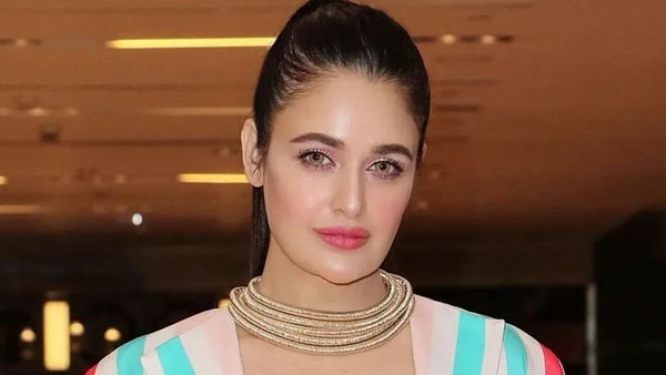 షారుక్ ఖాన్‌ సినిమాతో బాలీవుడ్ ఎంట్రీ