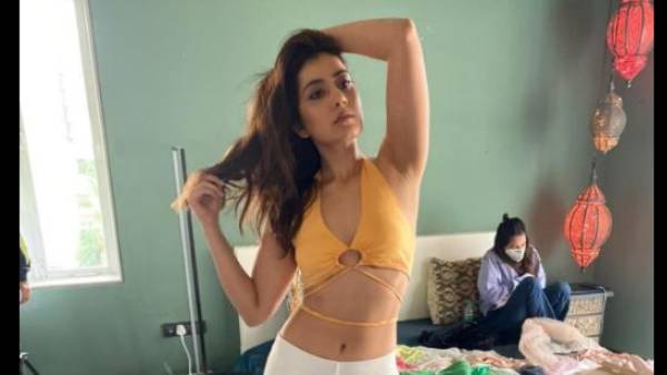 చేతి నిండా సినిమాలు