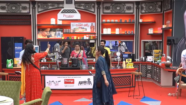 కంట్రోల్ చేసిన సిరి 