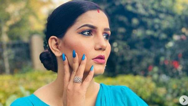 కోర్టు ఛార్జీలు చెల్లించాలంటూ