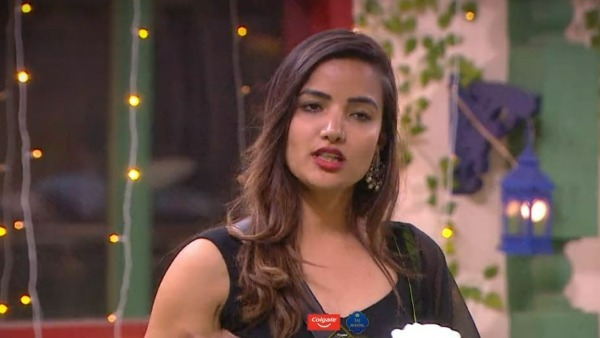 ముద్దు పెట్టవే అంటూ 